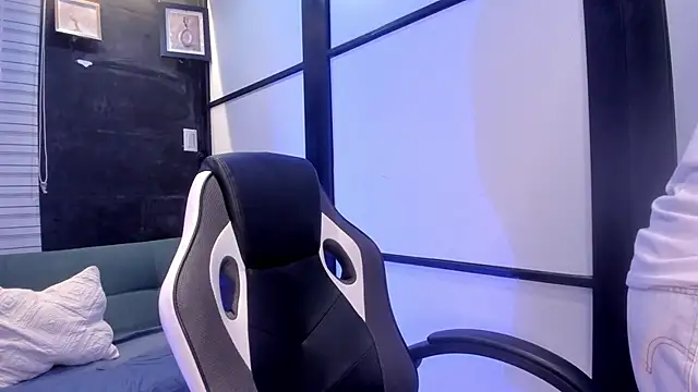 Declan-Fox online show from October 6, 1:08 pm