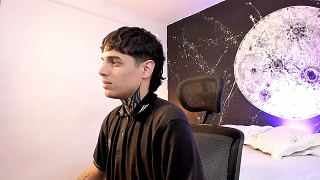 Declan-Fox online show from October 12, 12:15 pm