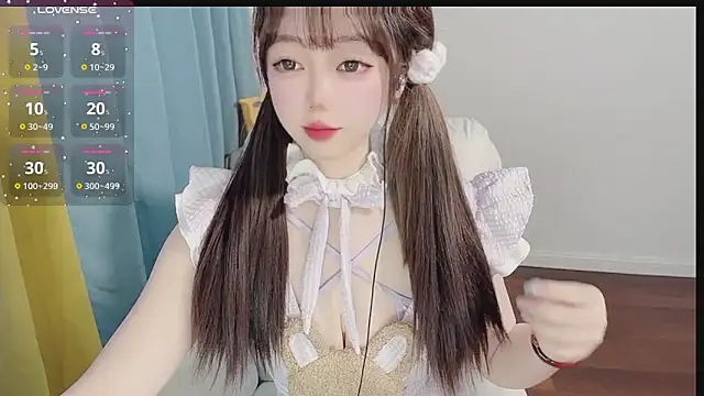 Snapshot of Lucky_Cici chatting on March 15, 10:38 pm Lucky Cici online show from March 15, 10:38 pm