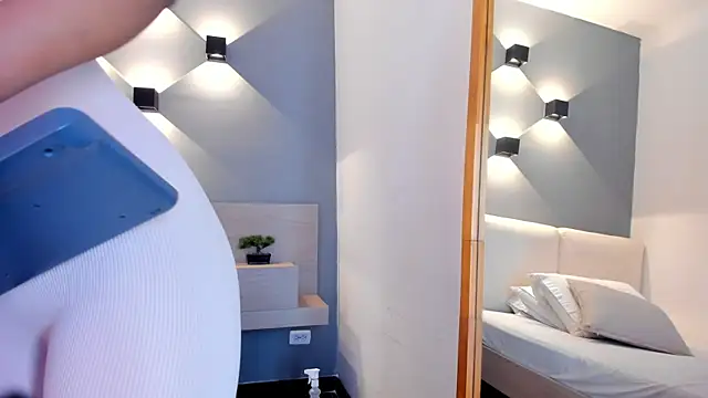 selena monroy online show from December 2, 1:50 pm