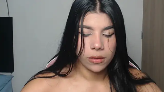 Snapshot of MayaScott11 chatting on March 24, 7:08 pm MayaScott11 online show from March 24, 7:08 pm