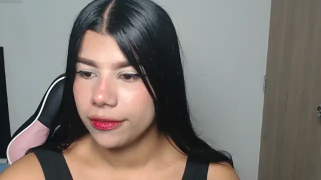 Snapshot of MayaScott11 chatting on March 28, 7:02 pm MayaScott11 online show from March 28, 7:02 pm