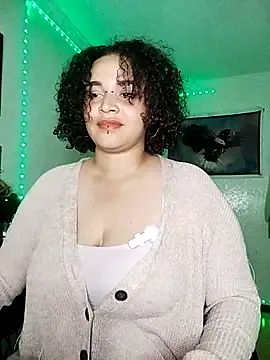 Julie wallace online show from April 8, 7:47 pm