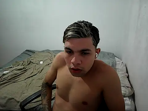 Snapshot of becmz chatting on March 28, 11:26 pm becmz online show from March 28, 11:26 pm