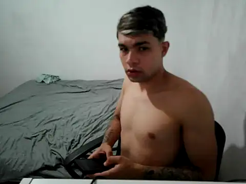 Snapshot of becmz chatting on March 29, 12:38 pm becmz online show from March 29, 12:38 pm