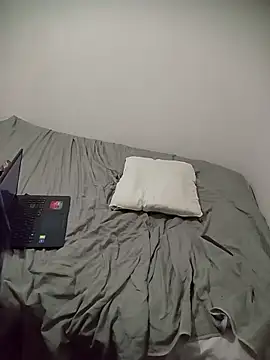 Snapshot of becmz chatting on April 2, 6:27 pm becmz online show from April 2, 6:27 pm