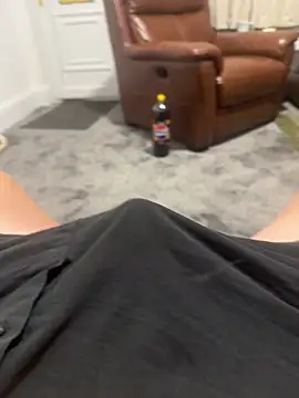 Snapshot of tdjw92 chatting on October 6, 7:44 pm tdjw92 online show from October 6, 7:44 pm