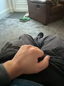 Snapshot of tdjw92 chatting on October 12, 2:49 pm tdjw92 online show from October 12, 2:49 pm