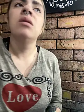 Snapshot of AlissaSpellman chatting on October 2, 6:59 pm AlissaSpellman online show from October 2, 6:59 pm