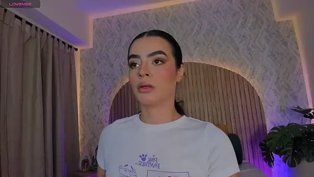 Sophiie Belle online show from October 6, 2:03 pm