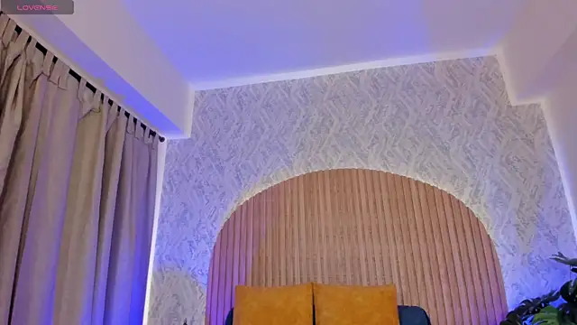 Sophiie Belle online show from October 23, 1:10 pm