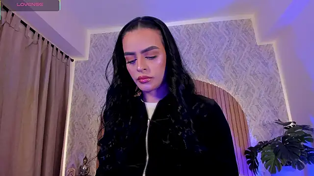 Sophiie Belle online show from October 25, 1:51 pm