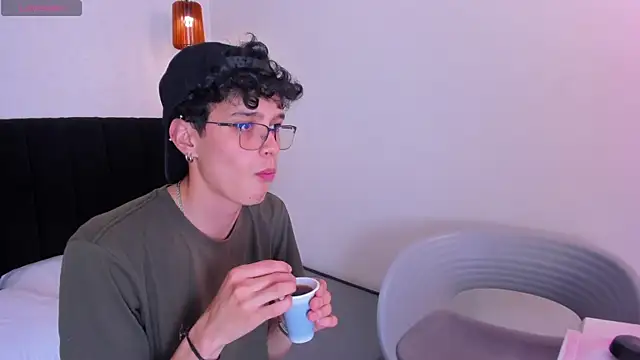  ruby red online show from September 20, 2:45 am