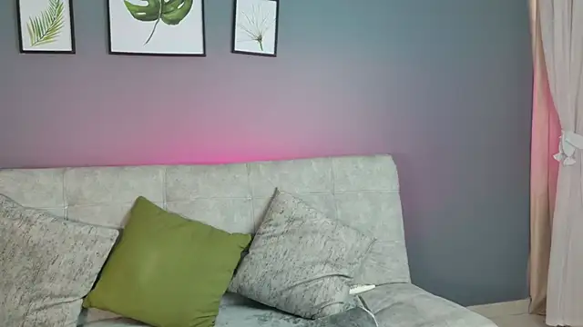 Snapshot of Vicky_kittyy chatting on April 12, 2:55 pm Vicky kittyy online show from April 12, 2:55 pm