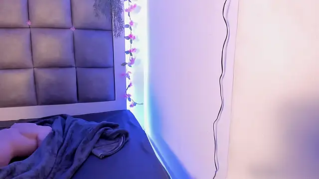 abbiecollins js online show from February 3, 6:40 am