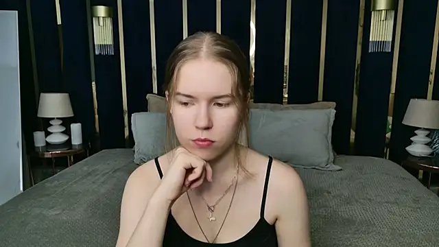 Snapshot of Alida_Brice chatting on November 7, 5:40 am Alida Brice online show from November 7, 5:40 am