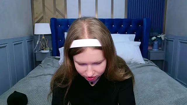 Snapshot of Alida_Brice chatting on February 6, 5:45 am Alida Brice online show from February 6, 5:45 am