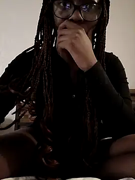 Snapshot of unknownleah chatting on September 13, 3:06 am unknownleah online show from September 13, 3:06 am