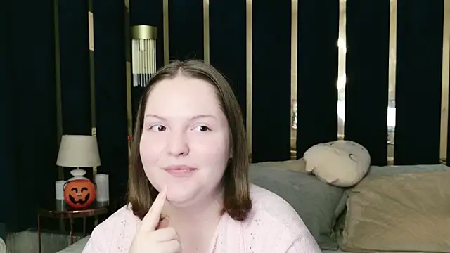 Vanessa Rise online show from October 31, 6:58 am