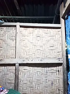 Snapshot of slutty_pinay12 chatting on October 4, 7:17 am slutty pinay12 online show from October 4, 7:17 am