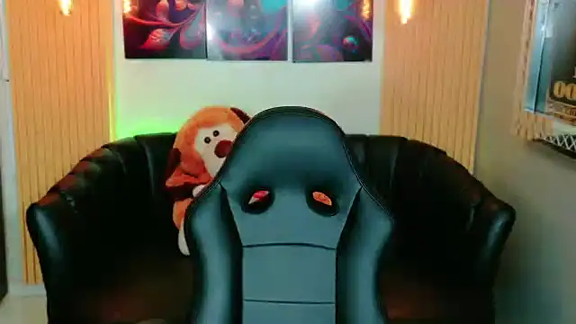 Snapshot of ElectrogoDdess chatting on October 4, 10:13 am ElectrogoDdess online show from October 4, 10:13 am