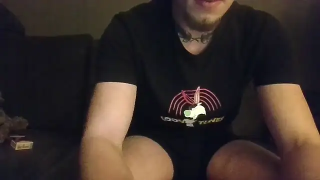 Snapshot of steef070 chatting on January 18, 5:55 am steef070 online show from January 18, 5:55 am