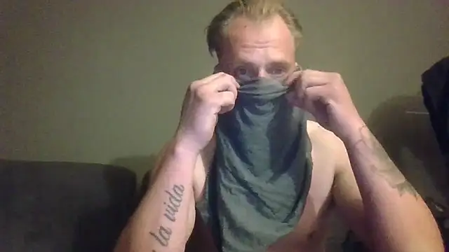 steef070 online show from May 15, 11:23 pm