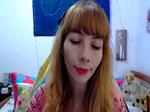 Snapshot of seraphinewhite chatting on March 17, 6:17 am seraphinewhite online show from March 17, 6:17 am