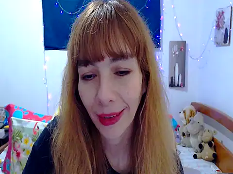 Snapshot of seraphinewhite chatting on April 8, 7:41 am seraphinewhite online show from April 8, 7:41 am