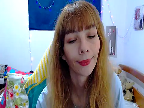 Snapshot of seraphinewhite chatting on April 14, 11:49 am seraphinewhite online show from April 14, 11:49 am