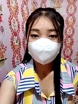 Snapshot of Damhan12 chatting on October 16, 2:18 pm Damhan12 online show from October 16, 2:18 pm