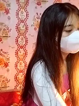 Snapshot of Damhan12 chatting on March 7, 8:33 am Damhan12 online show from March 7, 8:33 am