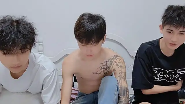 xiaoyi2563 online show from October 10, 12:37 pm