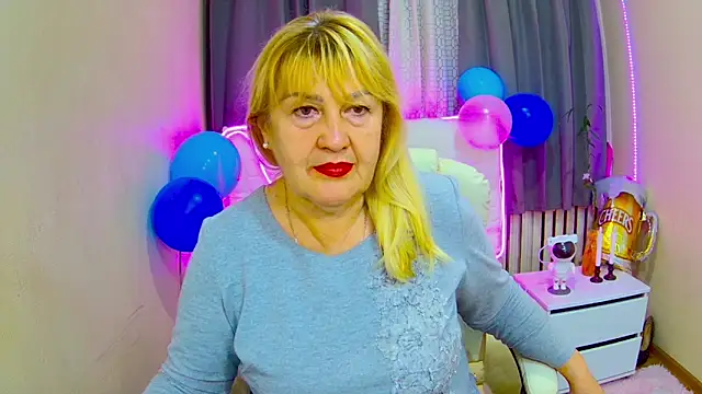 Snapshot of EmmaEllison chatting on September 20, 6:03 am EmmaEllison online show from September 20, 6:03 am