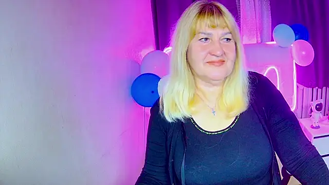 Snapshot of EmmaEllison chatting on September 23, 6:16 am EmmaEllison online show from September 23, 6:16 am