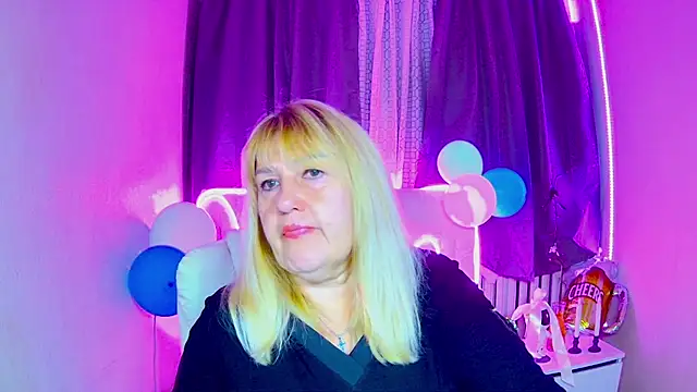 Snapshot of EmmaEllison chatting on September 30, 6:07 am EmmaEllison online show from September 30, 6:07 am