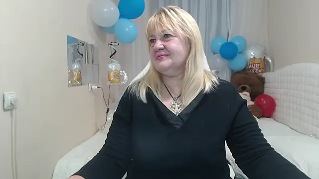 Snapshot of EmmaEllison chatting on October 4, 12:03 pm EmmaEllison online show from October 4, 12:03 pm