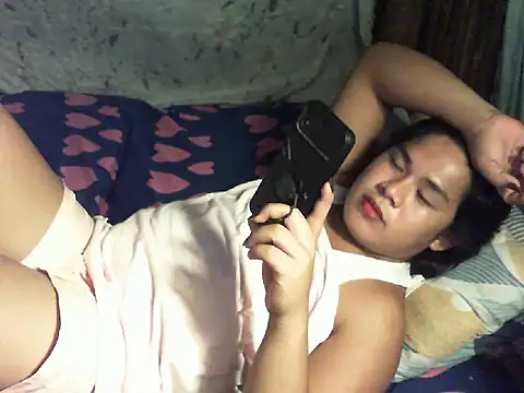 Snapshot of Huntrix2025 chatting on October 27, 10:19 am Huntrix2025 online show from October 27, 10:19 am