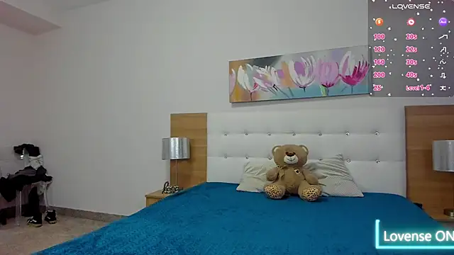 LovelySophie3 online show from October 28, 4:05 am