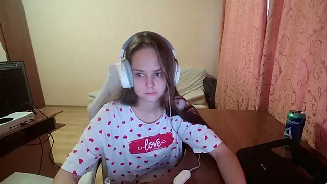 Snapshot of SharybbFace chatting on September 24, 3:04 pm SharybbFace online show from September 24, 3:04 pm