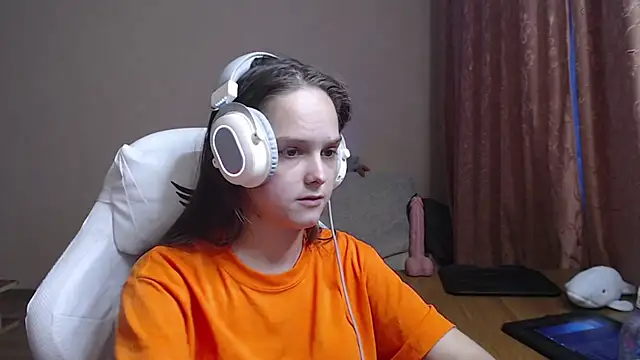 Snapshot of SharybbFace chatting on October 1, 3:07 pm SharybbFace online show from October 1, 3:07 pm