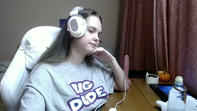 Snapshot of SharybbFace chatting on October 8, 3:09 pm SharybbFace online show from October 8, 3:09 pm