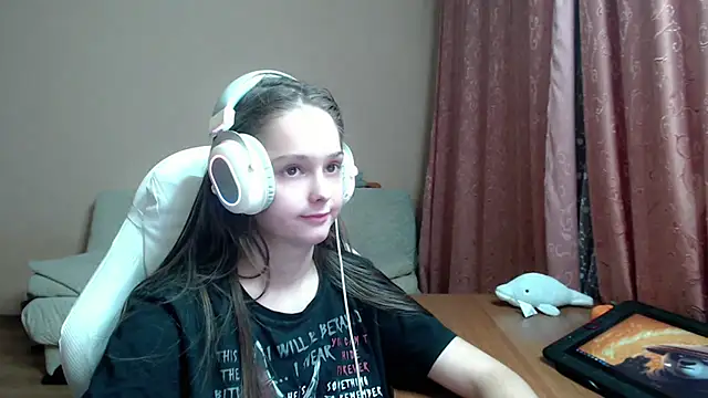 Snapshot of SharybbFace chatting on October 14, 3:13 pm SharybbFace online show from October 14, 3:13 pm