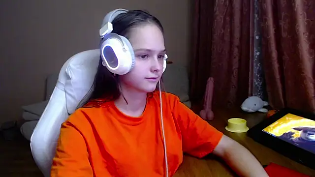 Snapshot of SharybbFace chatting on October 15, 3:12 pm SharybbFace online show from October 15, 3:12 pm