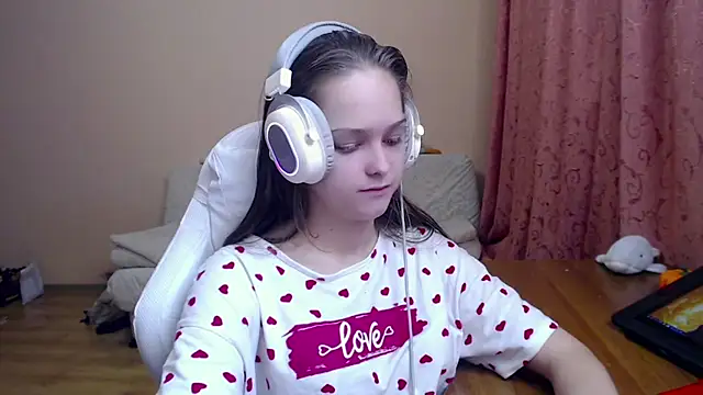 Snapshot of SharybbFace chatting on October 16, 3:35 pm SharybbFace online show from October 16, 3:35 pm