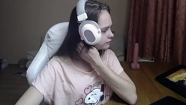 Snapshot of SharybbFace chatting on October 19, 3:12 pm SharybbFace online show from October 19, 3:12 pm