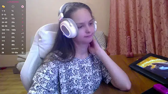 Snapshot of SharybbFace chatting on October 23, 3:22 pm SharybbFace online show from October 23, 3:22 pm