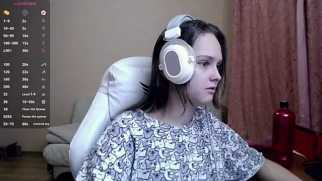 Snapshot of SharybbFace chatting on October 25, 3:07 pm SharybbFace online show from October 25, 3:07 pm