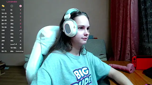 Snapshot of SharybbFace chatting on October 28, 3:58 pm SharybbFace online show from October 28, 3:58 pm