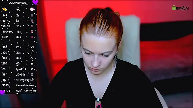 Snapshot of red__dizzy chatting on October 10, 8:19 pm red  dizzy online show from October 10, 8:19 pm